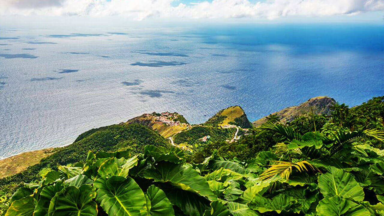 Hiking The Crispeen Track - Saba, Dutch Caribbean