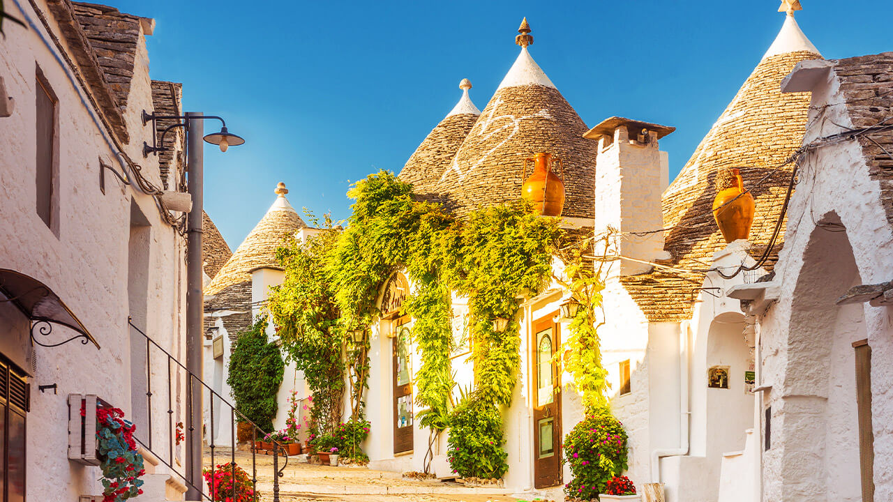 Alberobello Trulli's & Apulian Treats - Monopoli, Italy