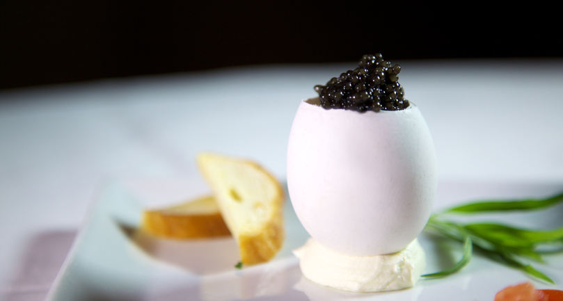 L'oeuf Poule Au Caviar Surprise